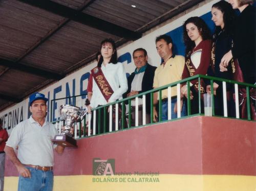 1999, Feria del Cristo, Concurso de tiro al pichon (2)