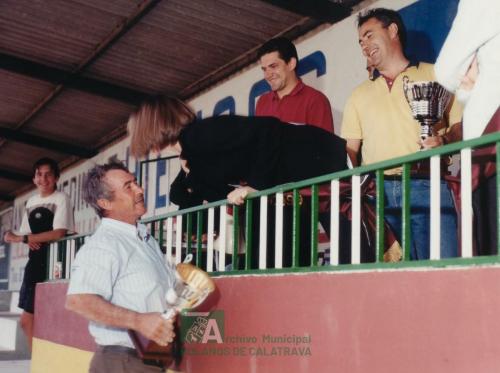 1999, Feria del Cristo, Concurso de tiro al pichon (3)