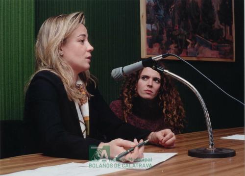 2000, Charlas de la mujer, Contatación laboral