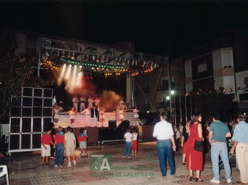 2000, Feria del Cristo, Baile inaugural en la Plaza de España (1)