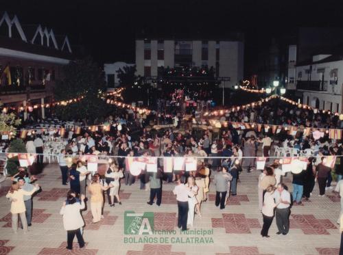 2000, Feria del Cristo, Baile inaugural en la Plaza de España (2)