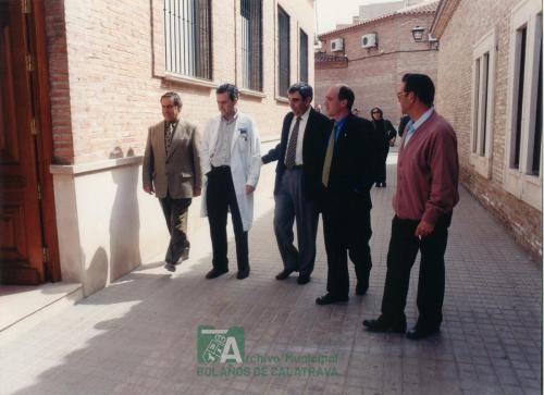 2000, Inauguración de la sala de rehabilitación del centro de salud (1)