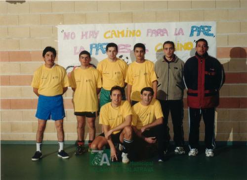 2000, Partido de fútbol contra la violencia (6)