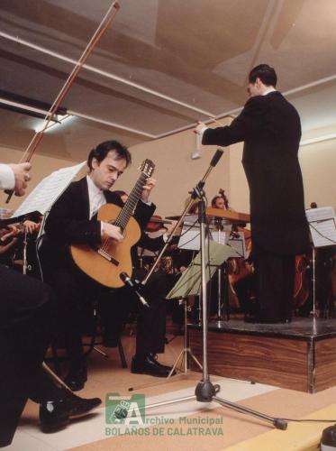 2001, Concierto sinfónico
