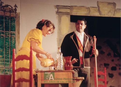 2001, Representación teatral en el castillo (1)