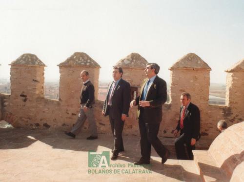 2002, Visita del delago del gobierno (14)