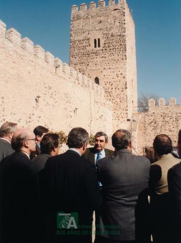 2002, Visita del delago del gobierno (17)