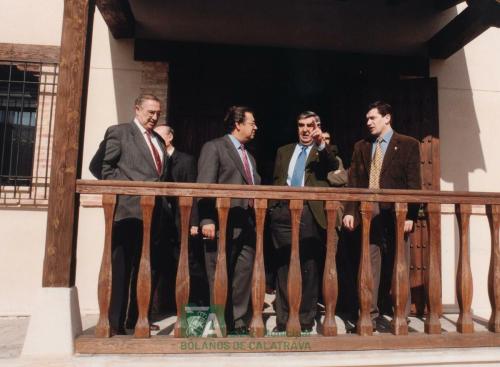 2002, Visita del delago del gobierno (2)