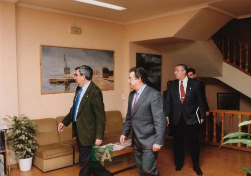 2002, Visita del delago del gobierno (4)