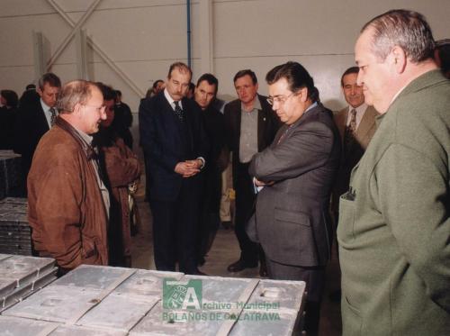 2002, Visita del delago del gobierno (8)