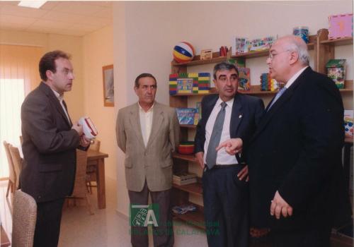 2003, Inauguración de la nueva residencia de ancianos (12)
