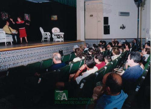 2003, Representación teatral en el centro polivalente (3)