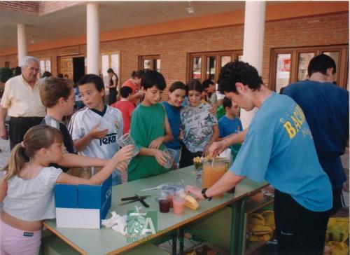 2003, Talleres en la plaza por el día del medio ambiente (1)