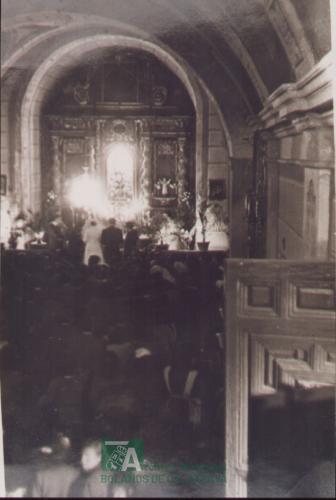 Boda en el interior de la ermita del Cristo, años 50