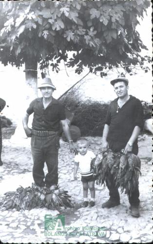 Cazadores y niño Luis de Toro Mercado