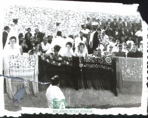 Damas en los Toros del Castillo, 1957