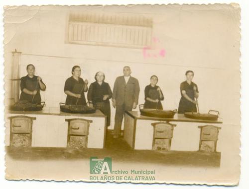 Guisando pisto en la fábrica