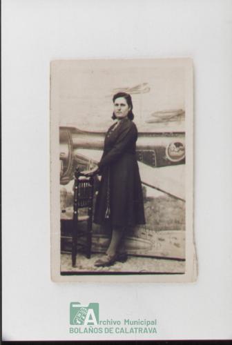 Mujer con hábito o túnica