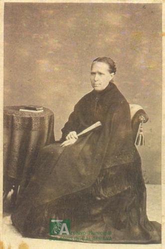 Mujer sentada (muy antigua1)