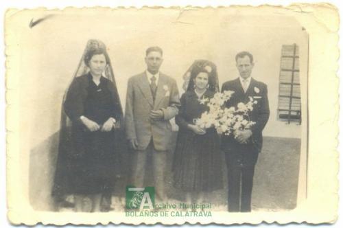 Retrato boda, novios y padrinos