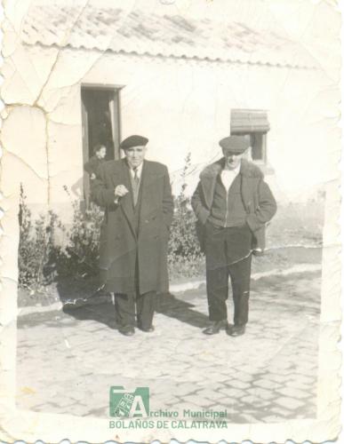 Retrato hombres con boina