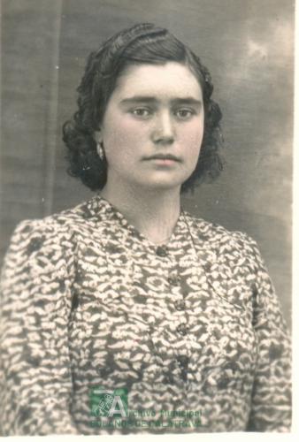 Retrato muchacha (coloreada) donada por Consuelo Sobrino González