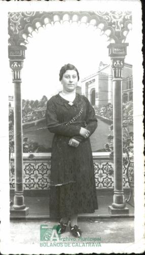 Retrato mujer, año 1938 (Nieves Ruiz Gómez) Angela Ruiz Martin
