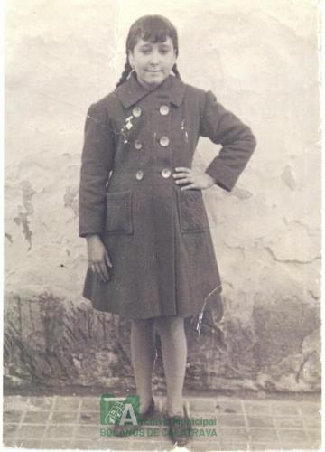 Retrato niña con abrigo